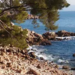 Au Coeur De La Апартаменты Бандоль